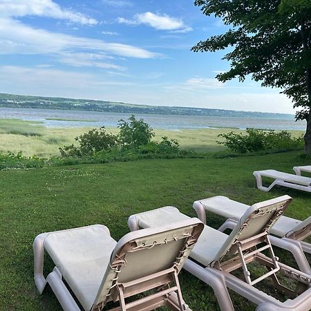 Motel Deblois Sainte-Anne-de-Beaupré エクステリア 写真