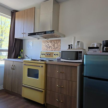 Motel Deblois Sainte-Anne-de-Beaupré エクステリア 写真