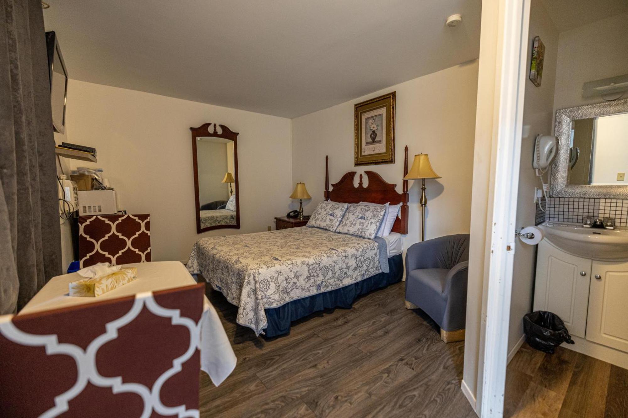 Motel Deblois Sainte-Anne-de-Beaupré エクステリア 写真