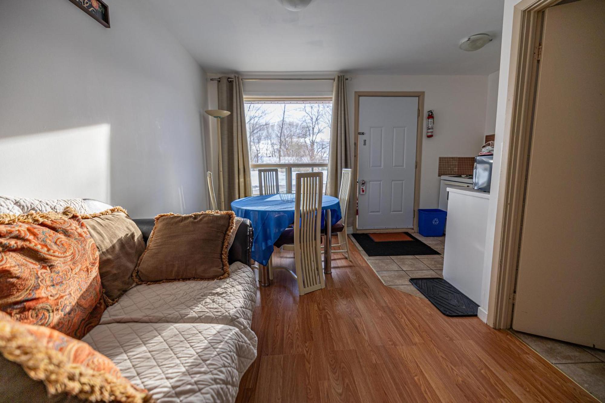 Motel Deblois Sainte-Anne-de-Beaupré エクステリア 写真